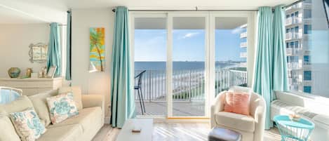 公寓客房, 1 張特大雙人床 (Estero Beach & Tennis 807-C) | 客廳