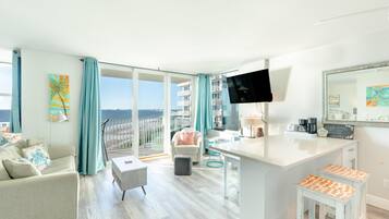 Condo, 1 King Bed (Estero Beach & Tennis 807-C) | Living area