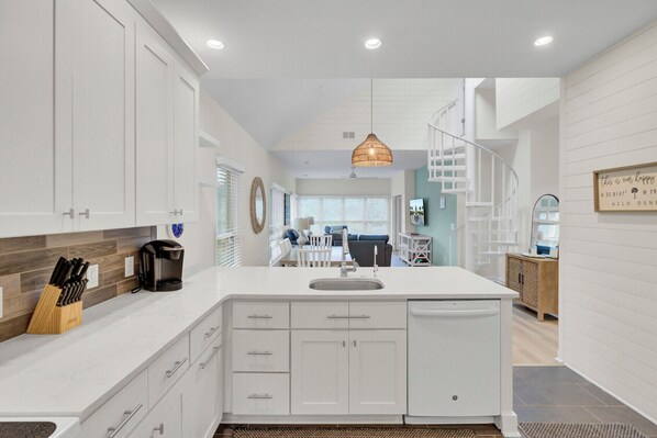 Interior - Award-Winning Resort Amenities | Links Clubhouse 6 (Isle Of Palms)