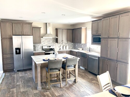 New for 2026: Cooperstown DP 7BR Home Heated Pool, half a mile to Dreams Park