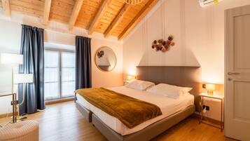 Standard Apartment, 2 Bedrooms, Balcony | Iron/ironing board, WiFi (free)