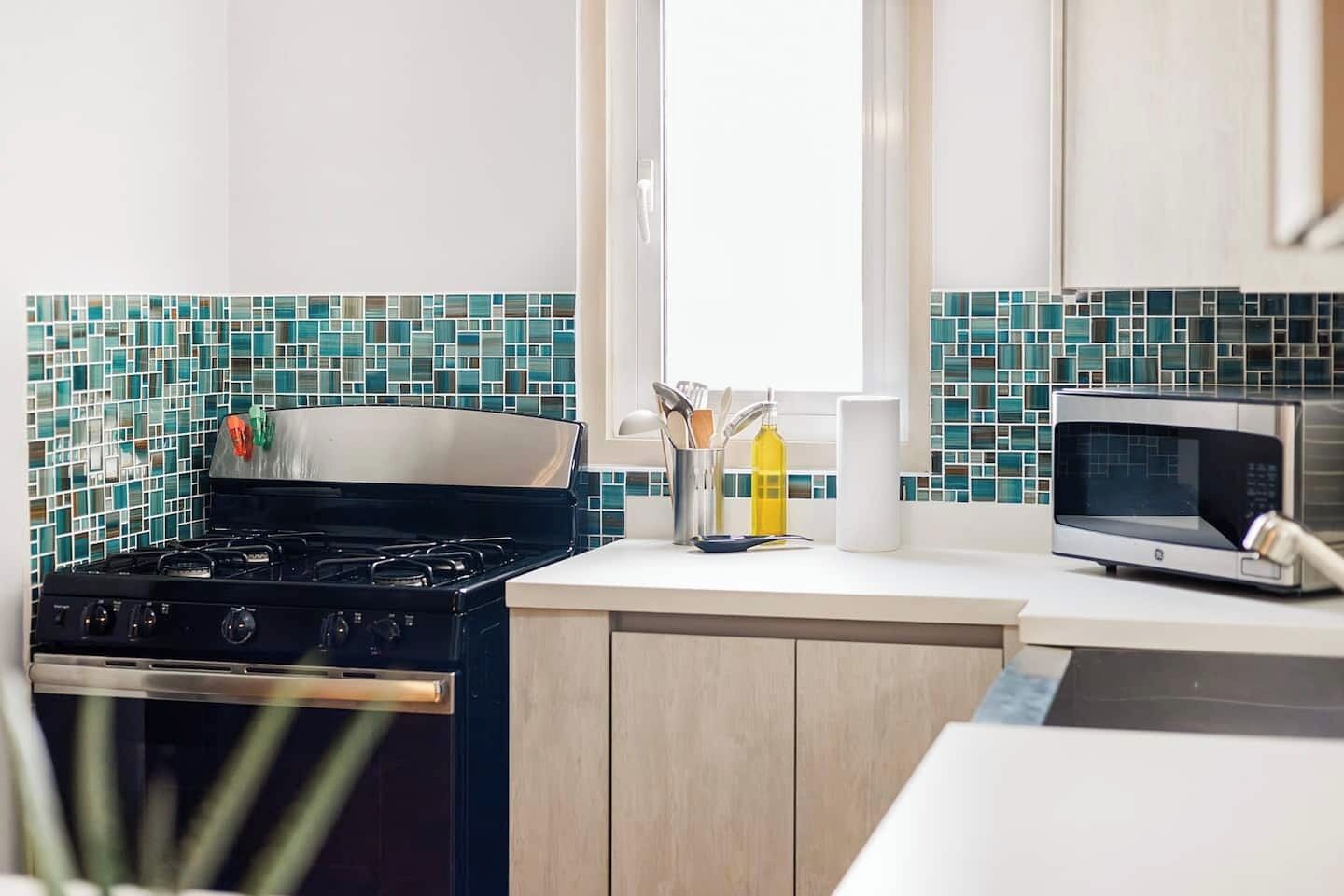 Dishwasher, coffee/tea maker, dining tables