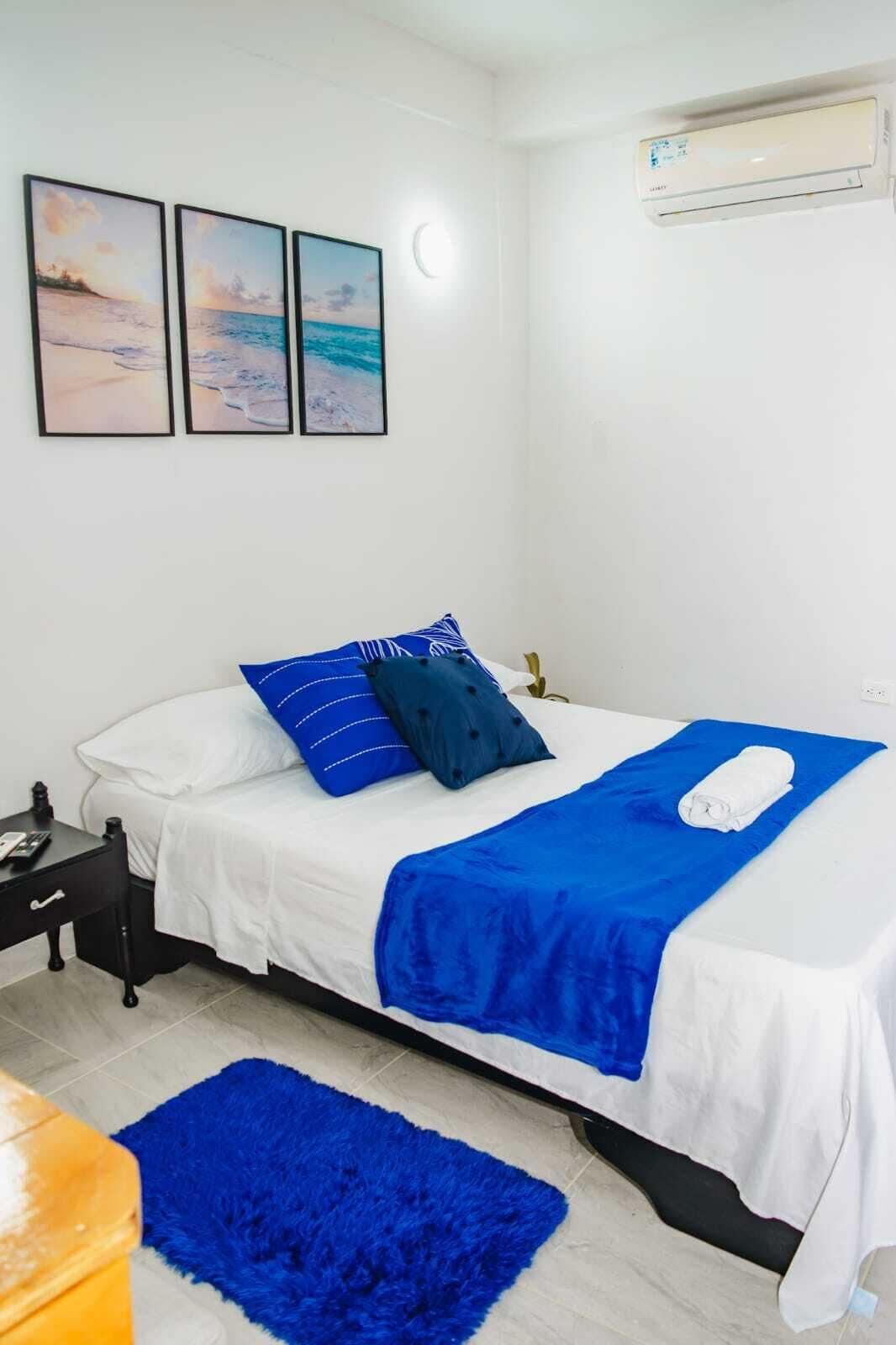 Habitacion LAGARTO AZUL | Premium-sengetøj, dundyner, individuelt design, skrivebord