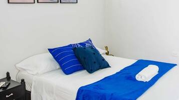 Habitacion LAGARTO AZUL | Premium-sengetøj, dundyner, individuelt design, skrivebord