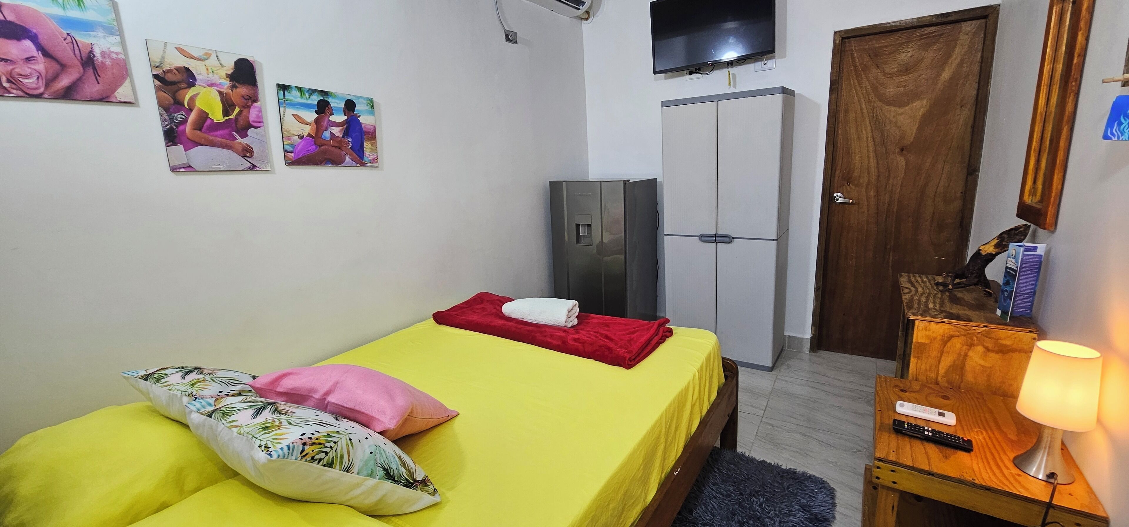 أغطية فراش متميزة وألحفة محشوة بالريش وبديكورات فريدة لكل غرفة ومكتب