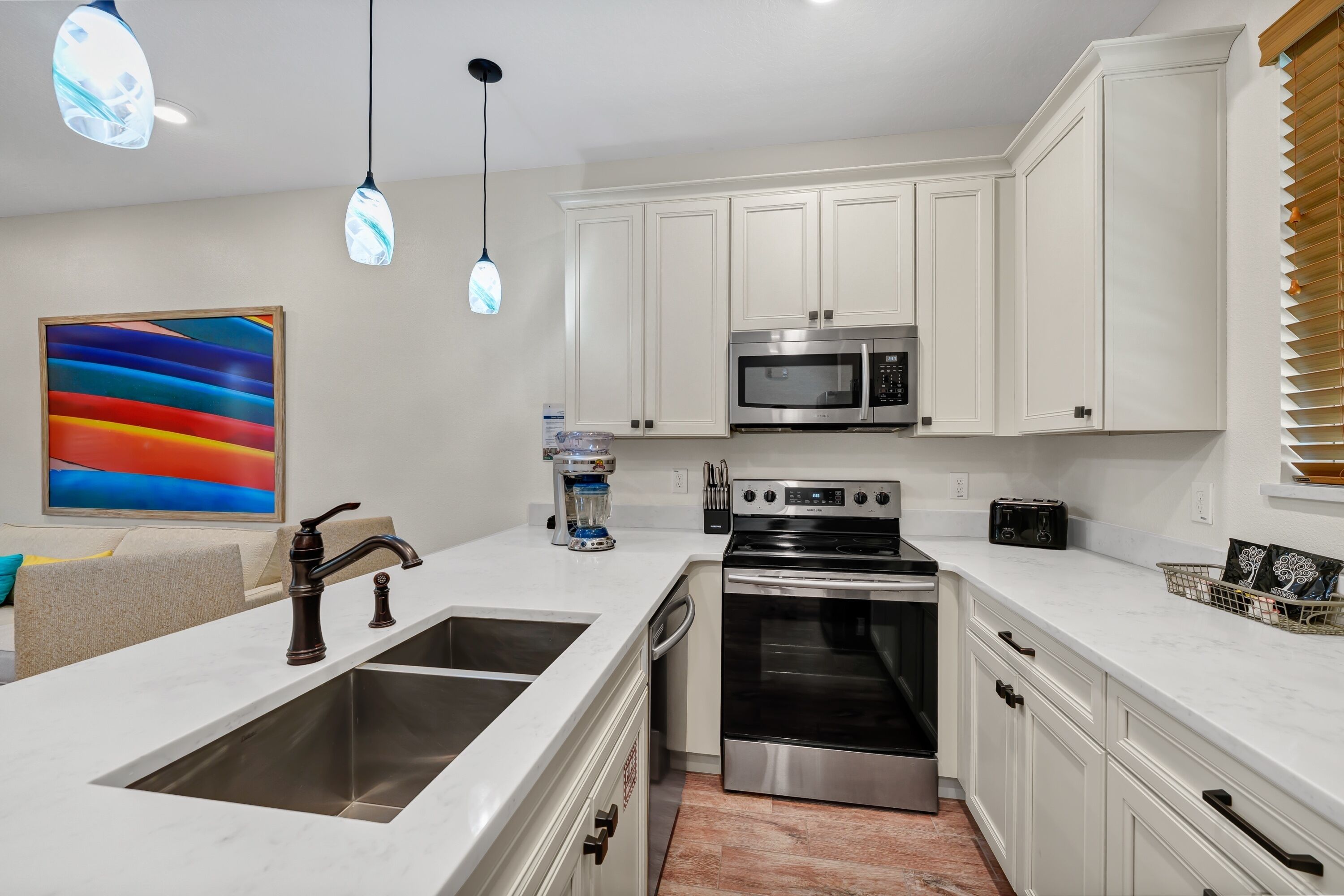 Refrigerador, horno, placa de cocina, lavavajillas