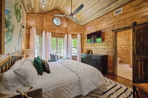 3 bedrooms, iron/ironing board, travel crib, WiFi - Forest Cabin Getaway | HotTub • GameLoft • FirePit (Broken Bow)