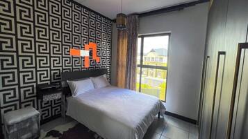 3 bedrooms, iron/ironing board, WiFi, bed sheets