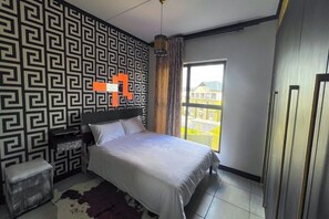 3 bedrooms, iron/ironing board, WiFi, bed sheets