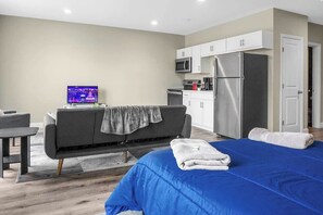 1 bedroom, iron/ironing board, WiFi - Unit 26 Chic Studio in Chelsea (Chelsea)