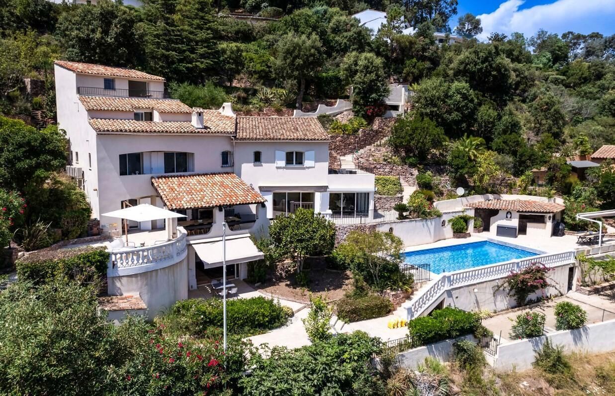 5 bedrooms