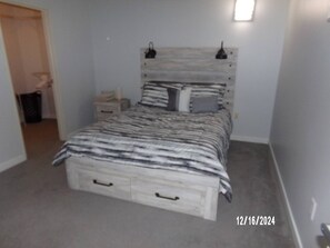 1 soverom, strykejern/-brett, wi-fi og sengetøy