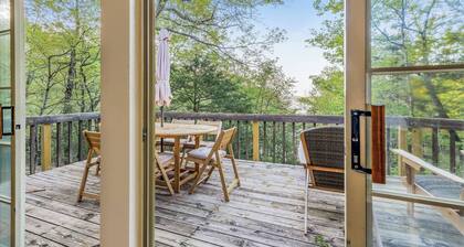 Lakefront Retreat • Cove Access • 5 Min to Marina