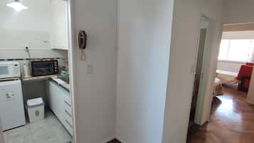 Apartamento, para fumantes, vista para a cidade | Parte interna