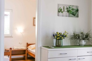 2 bedrooms, WiFi - Holiday apartment near the sea (Omiš)