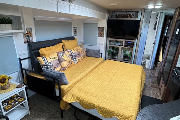 1 habitación, tabla de planchar con plancha, wifi gratis y ropa de cama