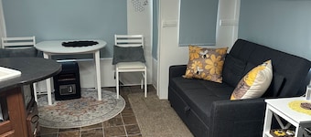 Cozy 1 bedroom RV, pet friendly in fantastic Aztec with Animas River access