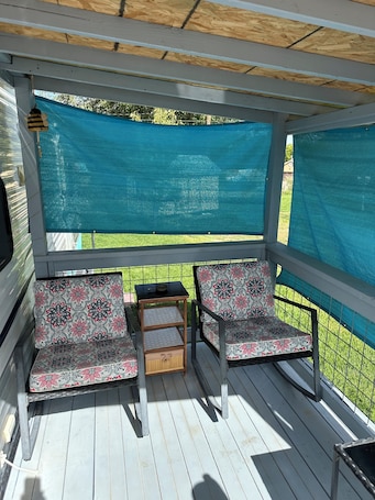 Terrace/patio. Cozy 1 bedroom RV, pet friendly in fantastic Aztec with Animas River access