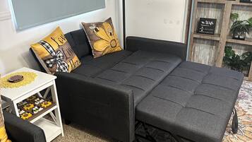 Smart TV, books, stereo