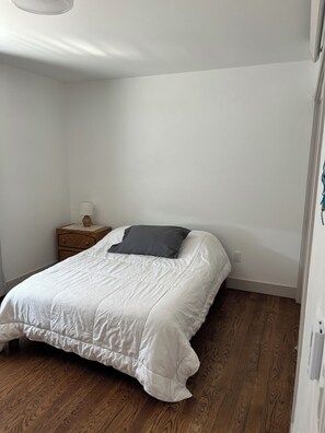 3 chambres, bureau, accès au Wi-Fi (inclus), literie fournie