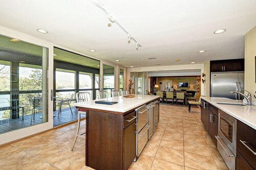 Spacious waterfront lake house located 40 mins from downtown Louisville, KY