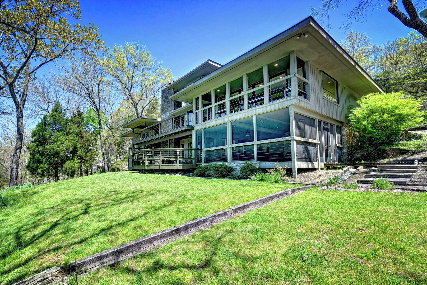 المنشأة من الخارج