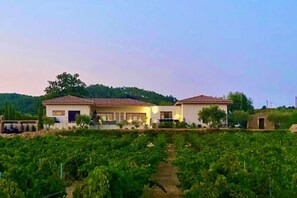 Exterior - Château Juliette 4* Provence wine estate (presque)