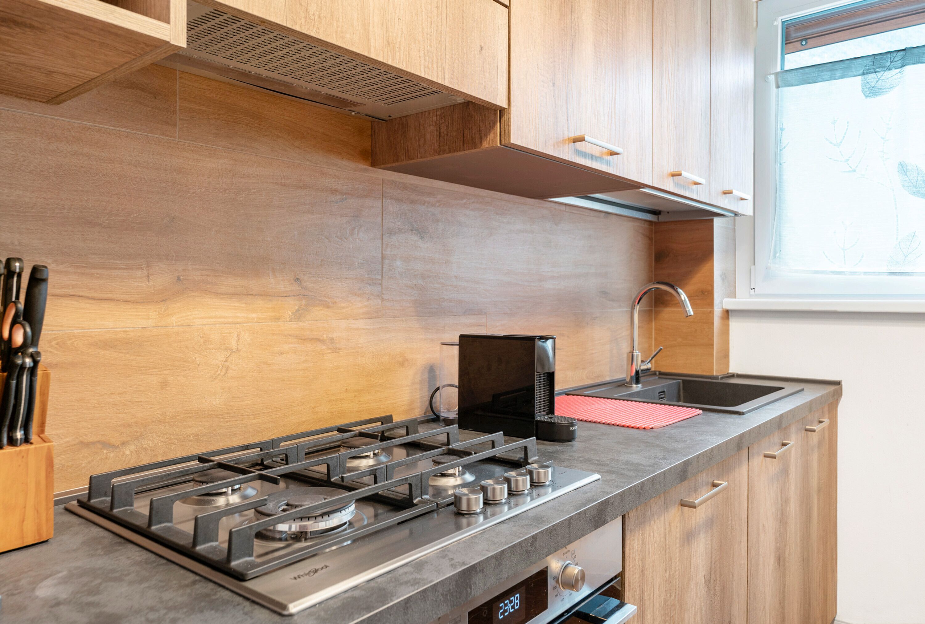 Kühlschrank, Ofen, Herdplatte, Geschirrspüler