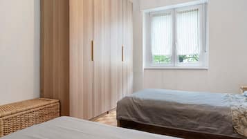 3 bedrooms, bed sheets, wheelchair access