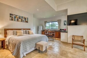 1 bedroom, Internet, bed sheets - Superior One-Bedroom Apartment with Balcony (Nuevo Arenal)