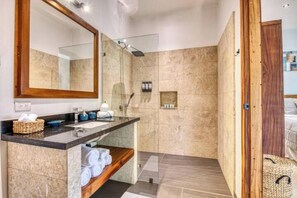 Bathroom - Superior One-Bedroom Apartment with Balcony (Nuevo Arenal)