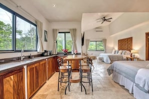 1 bedroom, Internet, bed sheets - Superior One-Bedroom Apartment with Balcony (Nuevo Arenal)