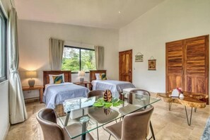 1 bedroom, Internet, bed sheets - Family Room with Mountain View (Nuevo Arenal)