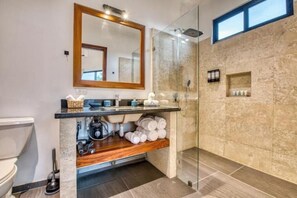 Bathroom - King Room with Pool View (Nuevo Arenal)