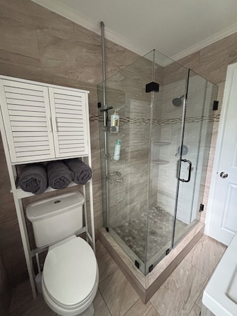 Hair dryer, towels, soap, shampoo. A Classic City Stay