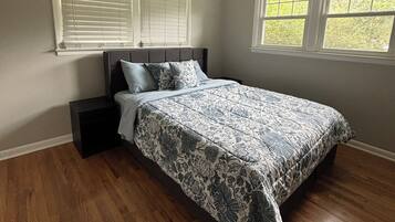 3 bedrooms, iron/ironing board, free WiFi, bed sheets