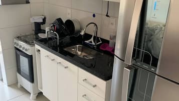 Micro-ondes, four, plaque de cuisson