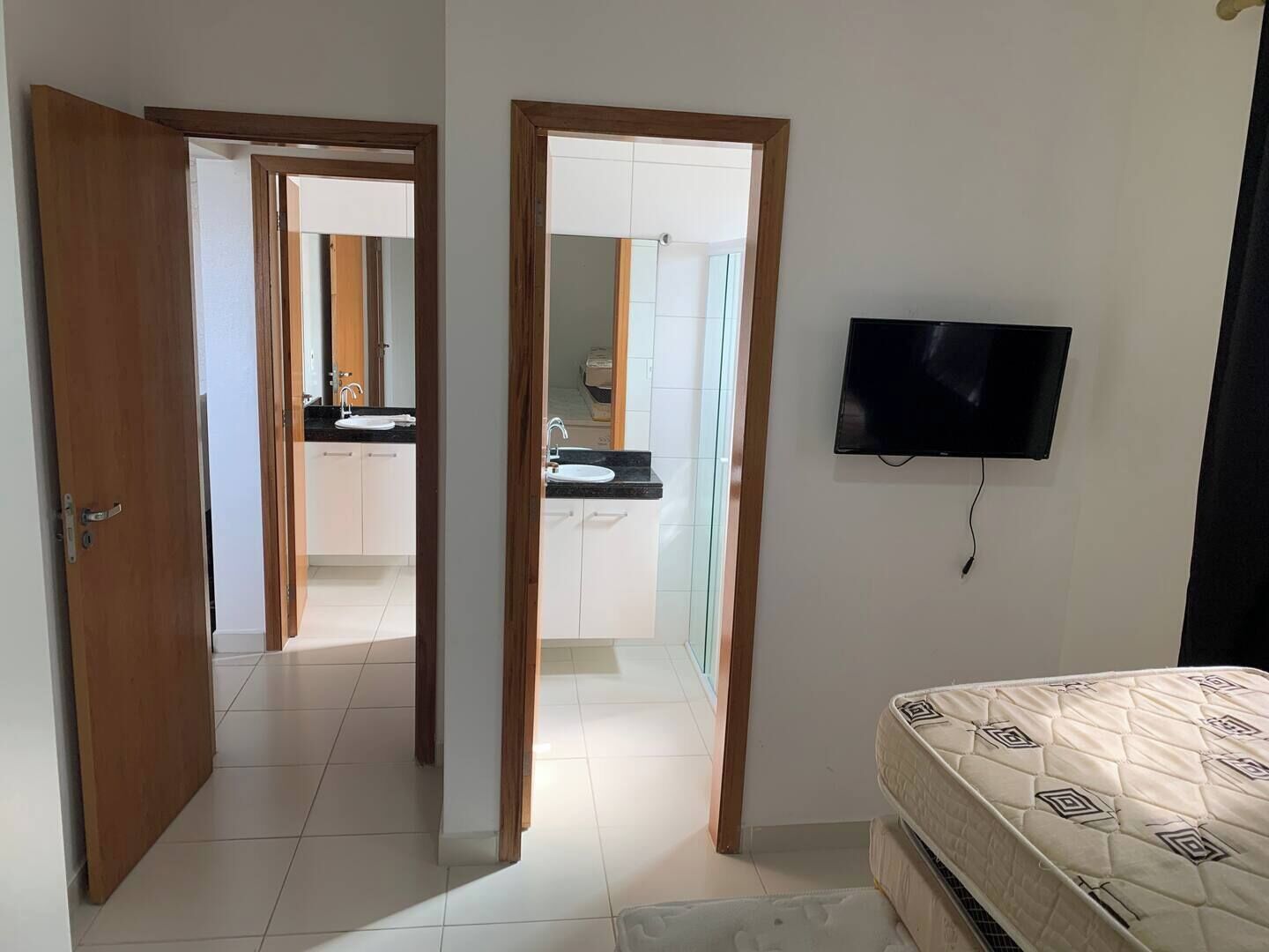 1 quarto, acesso à internet