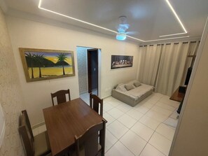 Interior - Apartment in Praia Grande with parking, close to the sea (Praia Grande)