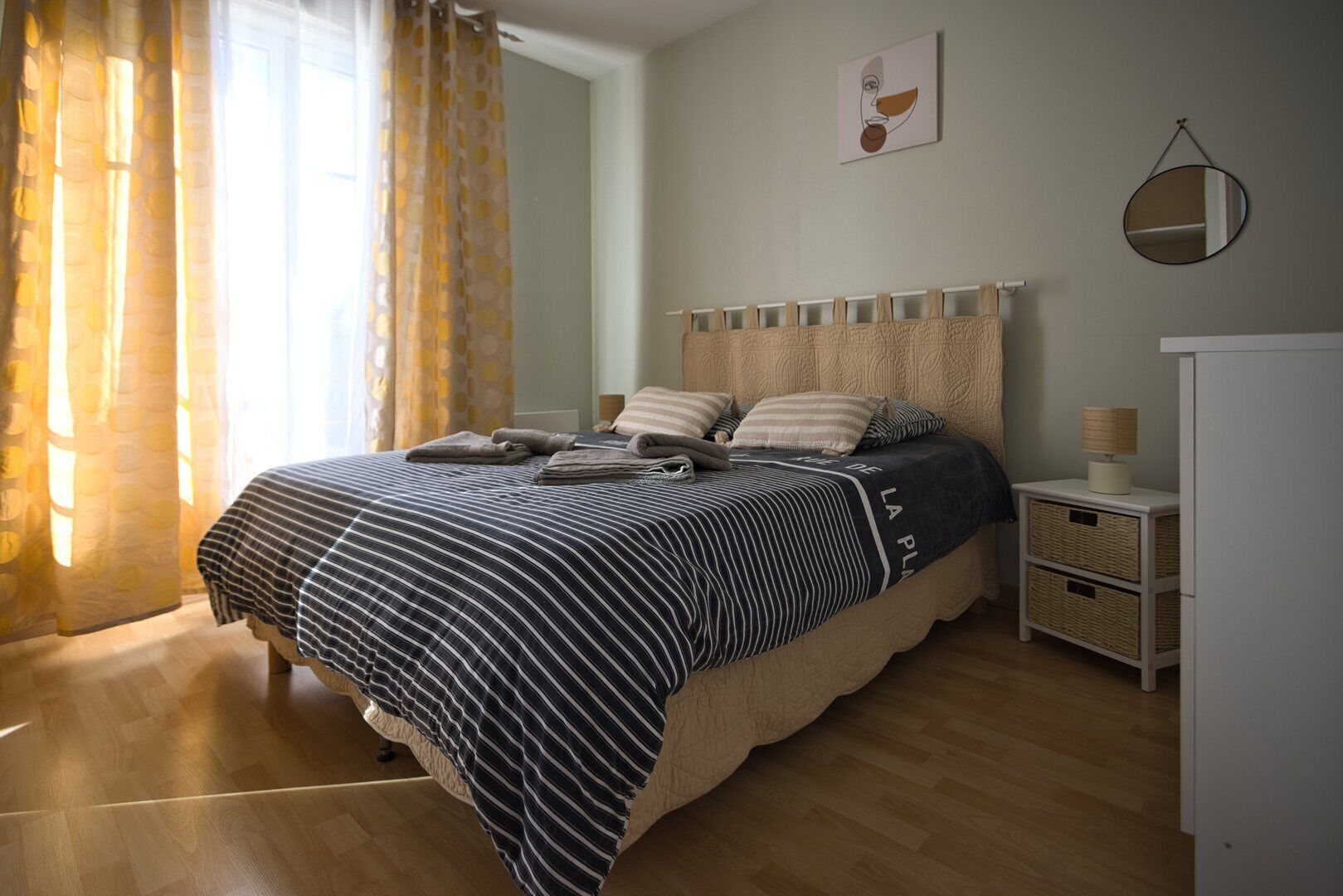 1 slaapkamer, een strijkplank/strijkijzer, internet