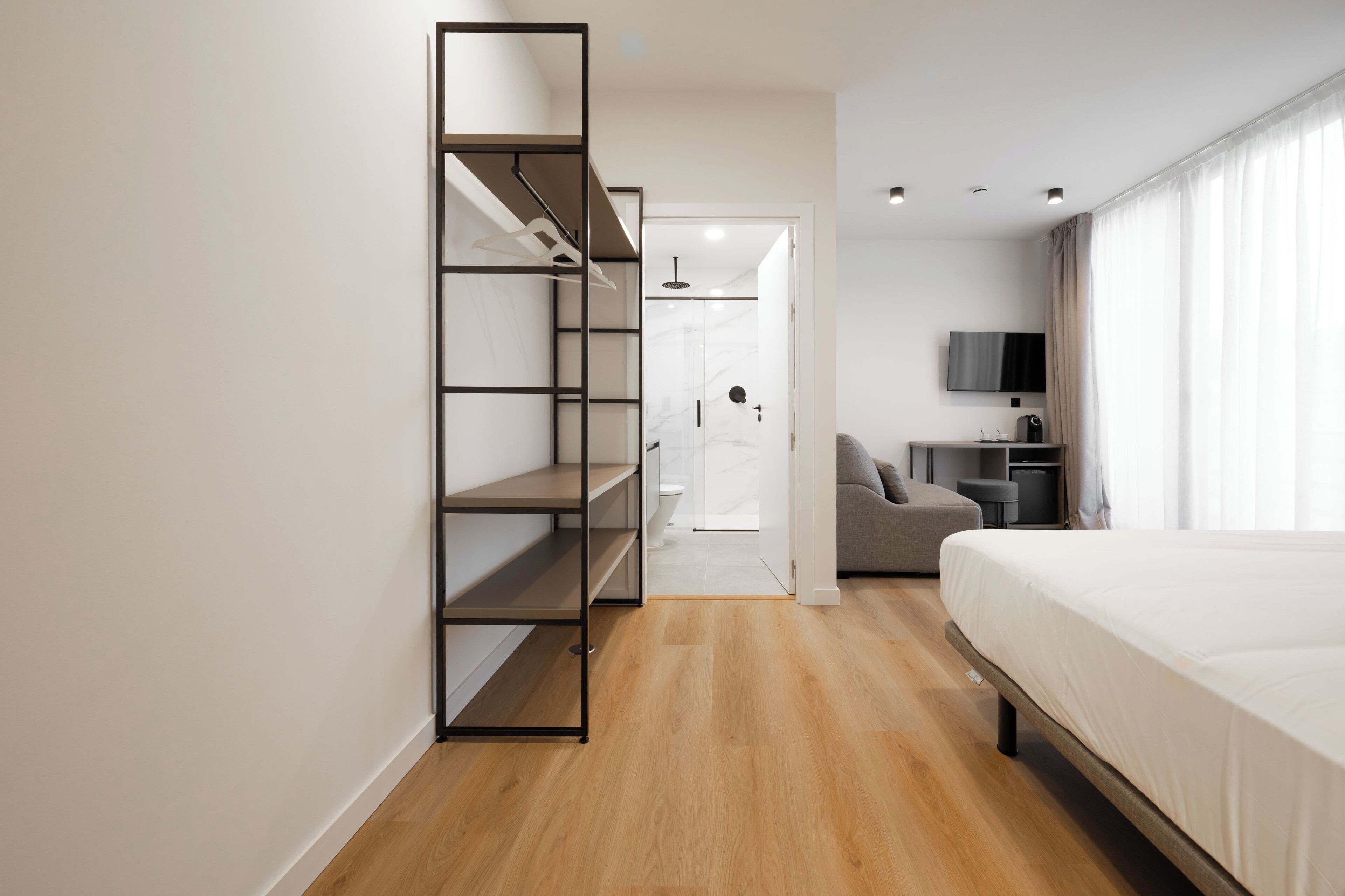 Työpöytä, ilmainen Wi-Fi