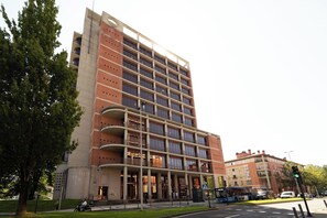 Vista frontal de la propiedad