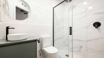 Dutxa, tovalloles, sabó i xampú