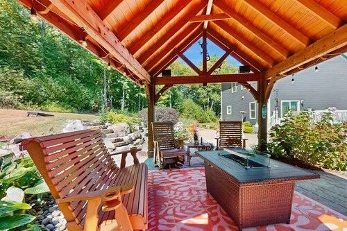 S'mores Studio Hideaway