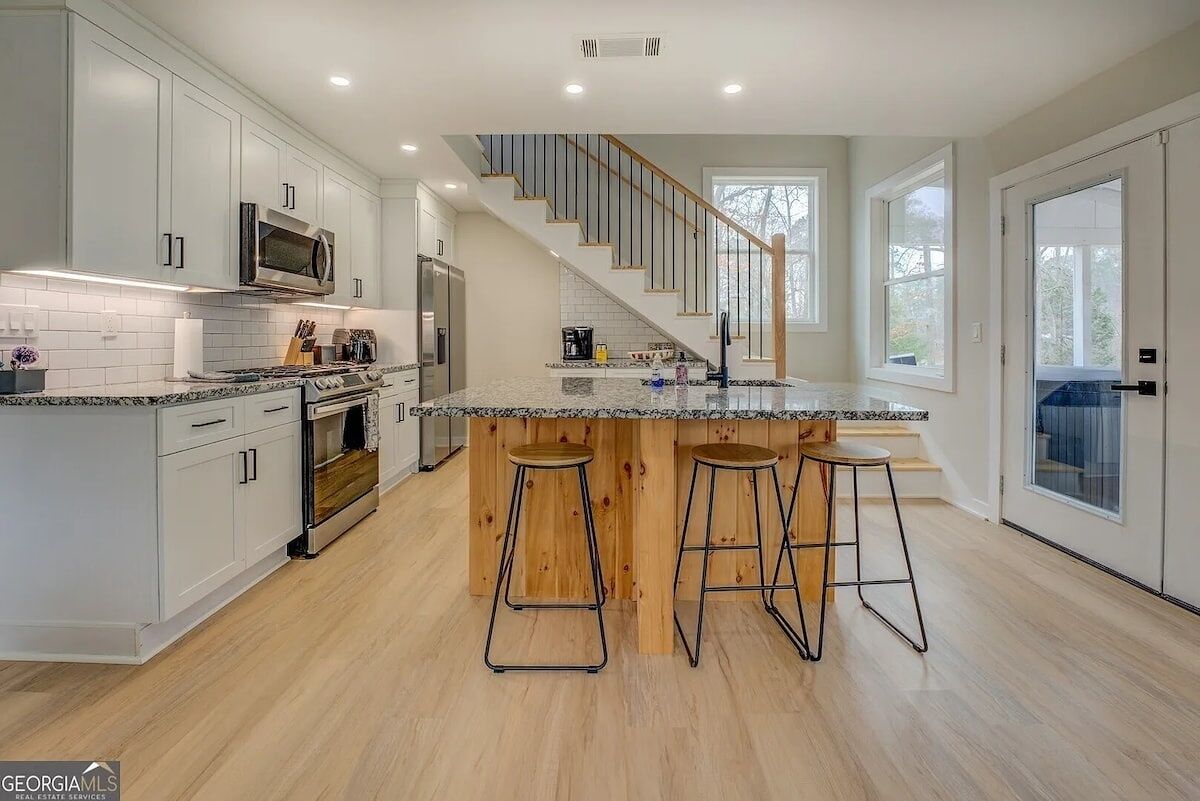 冰箱、微波炉、烤箱、炉灶