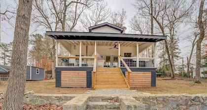 Lakefront Getaway on Jackson Lake | 3BR·2BA·Hottub