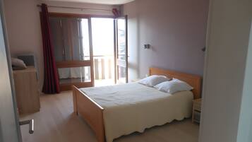 Iron/ironing board, WiFi