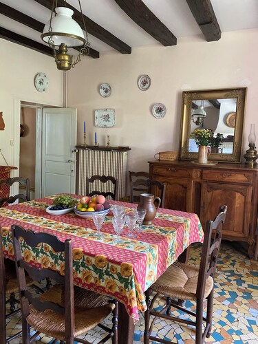 Large family home in the country - sleeps 8