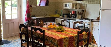 Micro-ondes, four, lave-vaisselle