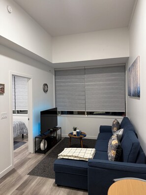 TV - Cozy 1 Bedroom near Rogers Place Heart of Downtown (Edmonton)